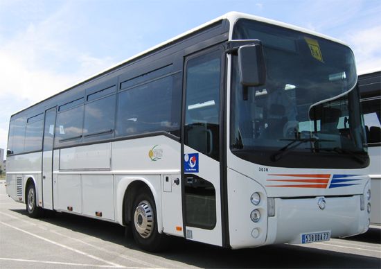 Autocar Irisbus Axer de Connex en livrée Tram de Melun